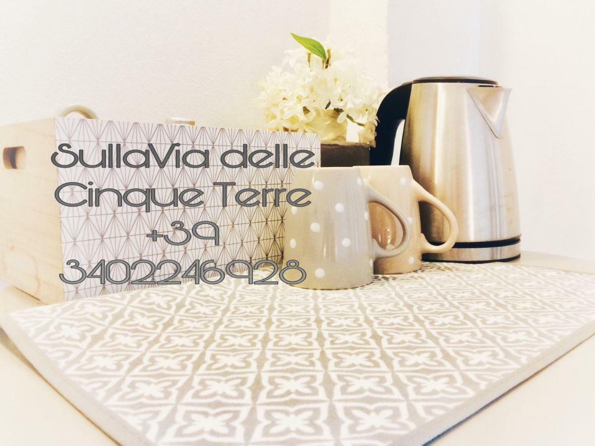 Отель Sulla Via Delle Cinque Terre Специя Экстерьер фото